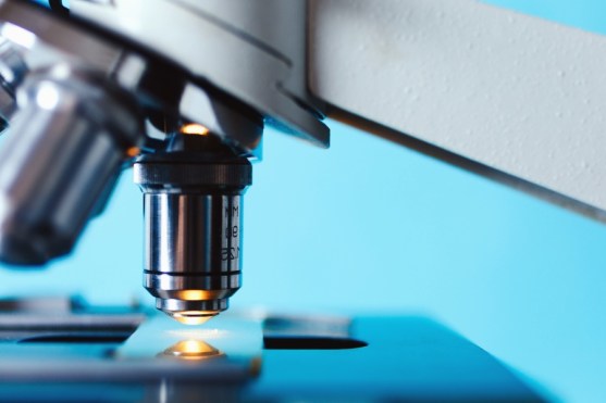 Screening for figure duplication using machine learning